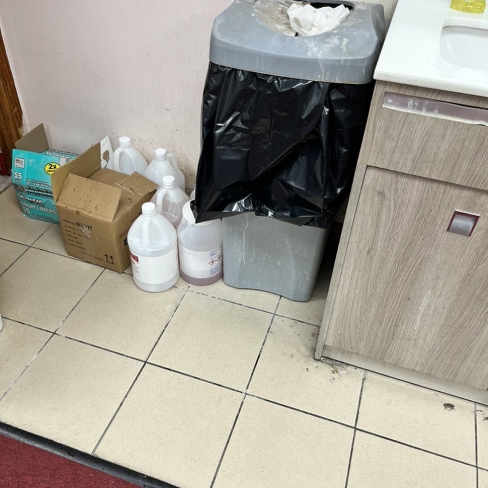LG Nails Salon - Hand washing station is alarmingly dirty. - Nail Salons Near Me - Ozone Park, New York LG Nails Salon - Hand washing station is alarmingly dirty. - Nail Salons Near Me - Ozone Park, New York