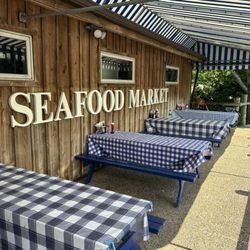 Out of the Blue Seafood - Outdoor patio