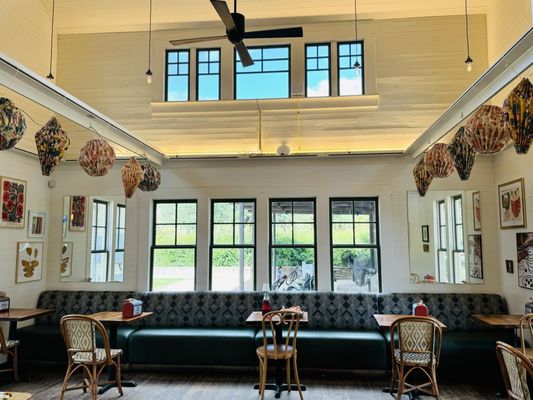 Betsy's at Evelyn's Park by null