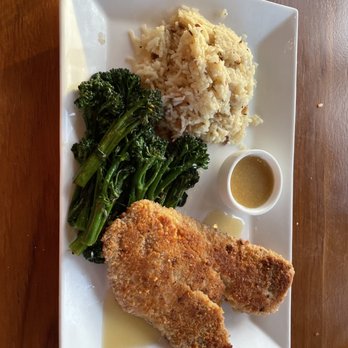 Tommy Bahama Restaurant - Macadamia Nut Crusted Snapper - Cocktail Bars Near Me - Jupiter, Florida Tommy Bahama Restaurant - Macadamia Nut Crusted Snapper - Cocktail Bars Near Me - Jupiter, Florida