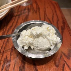 Kiku Alpine Restaurant - Vanilla ice cream