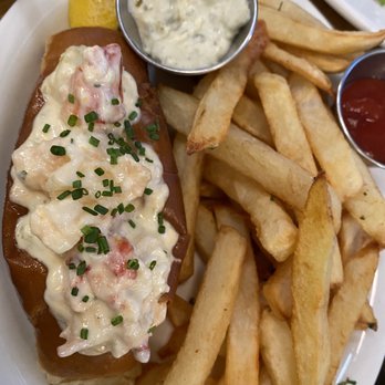 Fishwives - Lobster roll - Seafood Near Me - Pasadena, California Fishwives - Lobster roll - Seafood Near Me - Pasadena, California