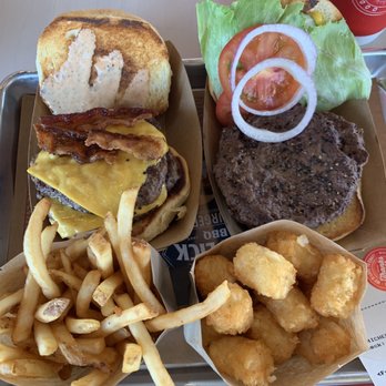 Hat Creek Burger Company - Burgers Near Me - Temple, Texas Hat Creek Burger Company - Burgers Near Me - Temple, Texas