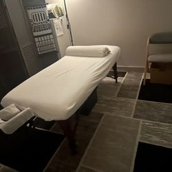 Massage by Eiki