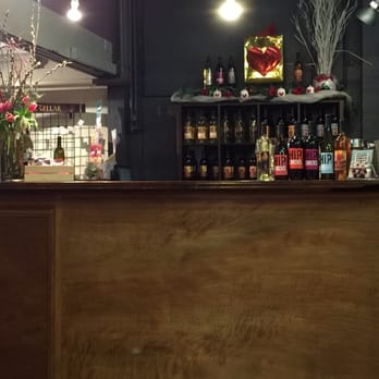 Hip Chicks Do Wine - Wineries Near Me - Portland, Oregon