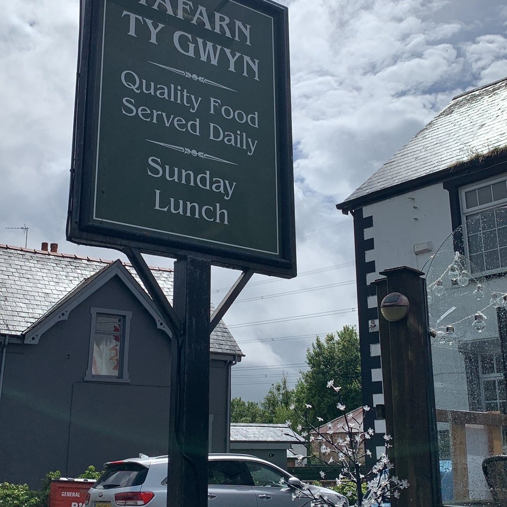 Tafarn Ty Gwyn - Outdoor sign - Pubs Near Me - Llanfairpwllgwyngyll, AGY