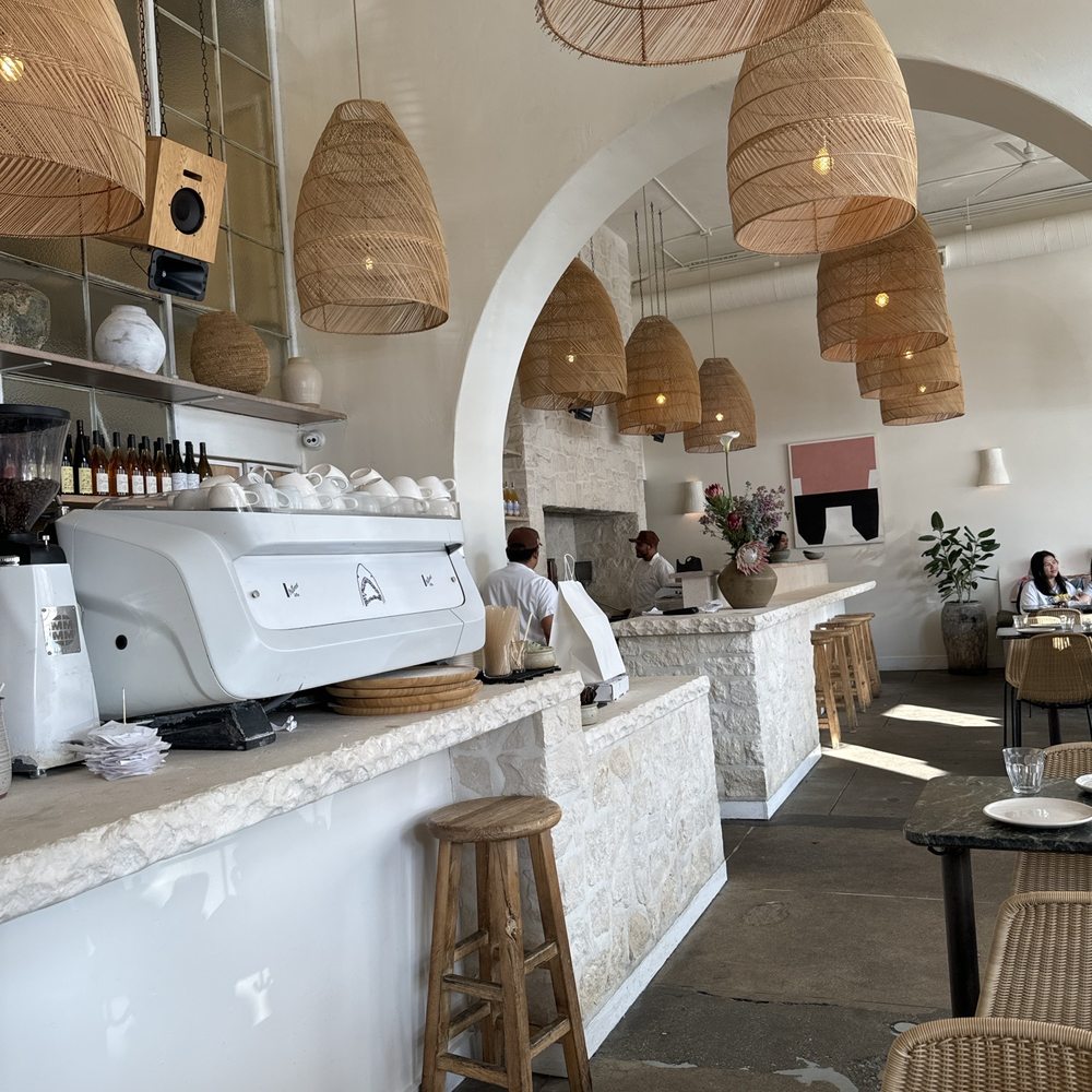 Great White - Restaurant counter - Cafes Near Me - Los Angeles, California Great White - Restaurant counter - Cafes Near Me - Los Angeles, California