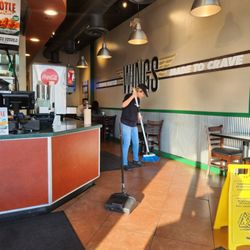 Wingstop - Clean store