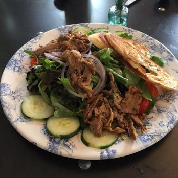 C'est La Vie Bistro - French Near Me - Northborough, Massachusetts