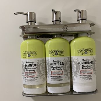 Holiday Inn Express Spokane-Valley - In shower, full size shampoo, conditioner and body wash. - Hotels Near Me - Spokane Valley, Washington Holiday Inn Express Spokane-Valley - In shower, full size shampoo, conditioner and body wash. - Hotels Near Me - Spokane Valley, Washington