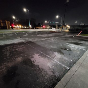 Pizza Guys - Empty parking lot at 930pm - Pizza Near Me - San Leandro, California Pizza Guys - Empty parking lot at 930pm - Pizza Near Me - San Leandro, California