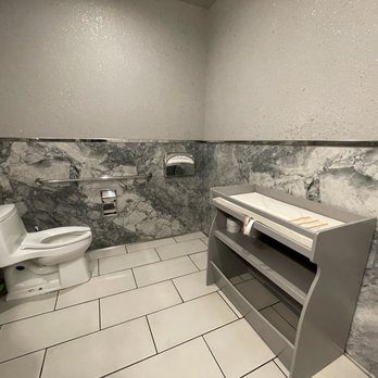 Mama's Egg House - Bathroom beautiful and clean - Breakfast & Brunch Near Me - Idyllwild, California