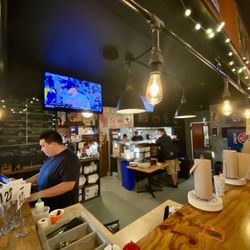 Slow Hand BBQ - Interior