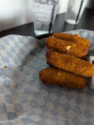 Eddie's Kitchen & Tavern by null