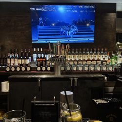 Blue Sunday Bar & Grill - Bar area