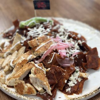 Madres Brunch - Molé Chilaquiles - Breakfast & Brunch Near Me - Whittier, California Madres Brunch - Molé Chilaquiles - Breakfast & Brunch Near Me - Whittier, California