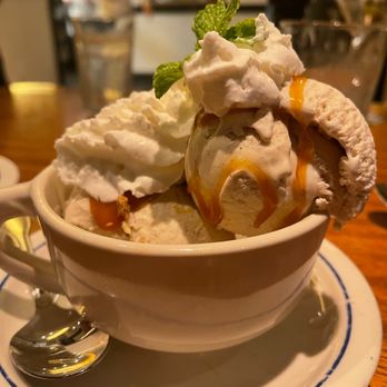 Hudson House - Butterscotch sundae - American Near Me - Dallas, Texas Hudson House - Butterscotch sundae - American Near Me - Dallas, Texas