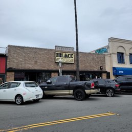 Green Room バレル　 CALIFORNIA Blacks Behr Paint Company Announces Its 2024 Color of the Year