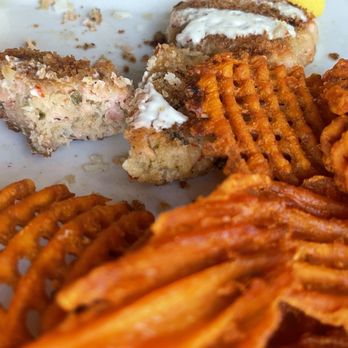 Dive Bar Restaurant - Seafood Near Me - Jupiter, Florida Dive Bar Restaurant - Seafood Near Me - Jupiter, Florida