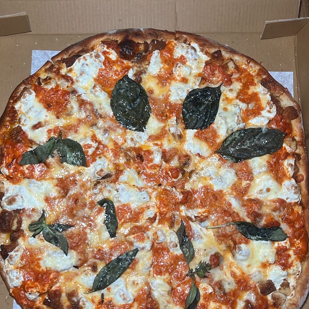 Pizzeria G - Chicken Chicken Cutlet Vodka PIE - Pizza Near Me - Garden City, New York Pizzeria G - Chicken Chicken Cutlet Vodka PIE - Pizza Near Me - Garden City, New York