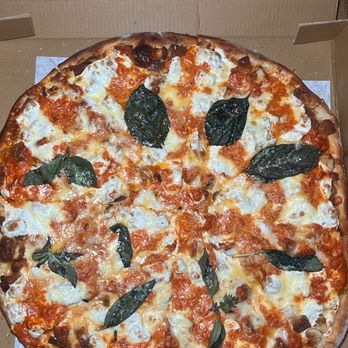 Pizzeria G - Chicken Chicken Cutlet Vodka PIE - Pizza Near Me - Garden City, New York