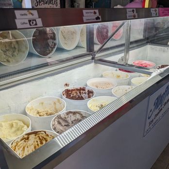 Muffins Ice Cream Shop - Ice Cream & Frozen Yogurt Near Me - Mebane, North Carolina