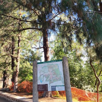 Griffith Park - Starting trail from observatory parking lot - Parks Near Me - Los Angeles, California