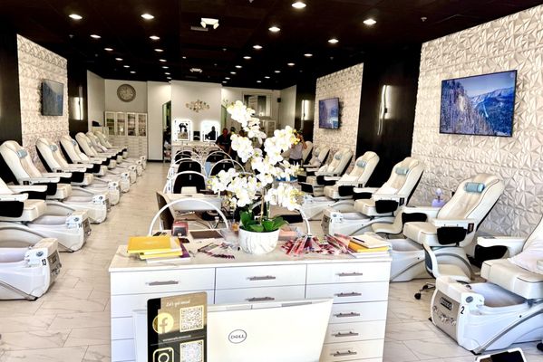Pristine & Modern Sanctuary - Experience the fresh ambiance of Esmee Nails, where cleanliness and contemporary design come together for your comfort. Our beautifully renovated salon features immaculate spaces, luxurious touches, and state-of-the-art facilities—ensuring every visit feels welcoming, safe, and serene. Book your appointment today!