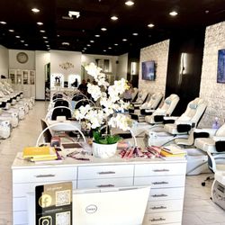 Esmee Nails - Inside