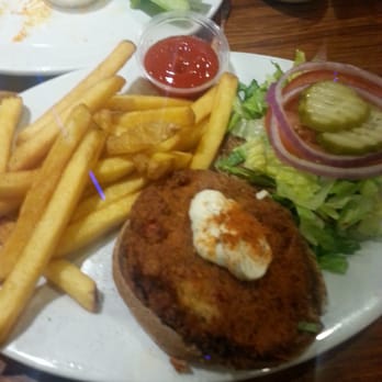 Veggie Grill by Next Level - Crab cake sandwich - Vegan Near Me - Pasadena, California Veggie Grill by Next Level - Crab cake sandwich - Vegan Near Me - Pasadena, California
