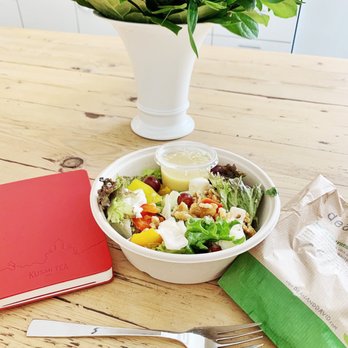 Dean & David - Salad Near Me - Berlin, BE