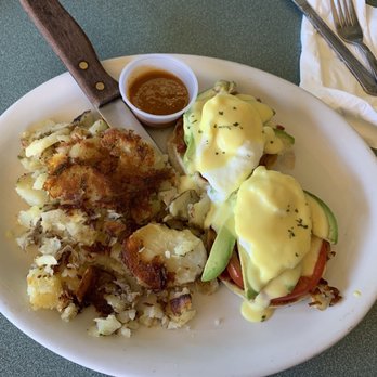 Scrambled Eggs Cafe - California Benedict with Country Potatoes and habanero on the side - Cafes Near Me - Simi Valley, California Scrambled Eggs Cafe - California Benedict with Country Potatoes and habanero on the side - Cafes Near Me - Simi Valley, California