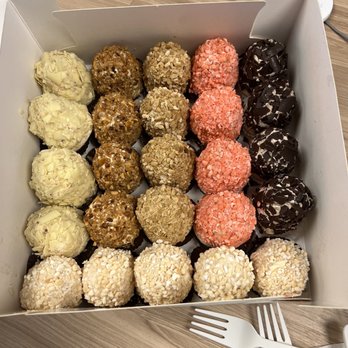 Aux Merveilleux De Fred - Desserts Near Me - New York, New York Aux Merveilleux De Fred - Desserts Near Me - New York, New York