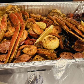 Edge Crab House - Combo familiar, cajun seasoning - Seafood Near Me - Edgewood, Maryland