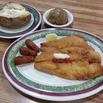 Gus Streetside Cafe - $8.99 - Fried Flounder - 4 Stars - Gus doesn't offer much frills or very many spices but this flounder was fabulous. - American Near Me - Greenville, South Carolina Gus Streetside Cafe - $8.99 - Fried Flounder - 4 Stars - Gus doesn't offer much frills or very many spices but this flounder was fabulous. - American Near Me - Greenville, South Carolina
