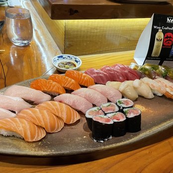 Kamado Sushi - Hamachi, Umi Masu, maguro, aji, sake, kampachi, hotate, ama ebi, and toro w scallion roll. MMMMMMM!!! The Best - Japanese Near Me - Berkeley, California