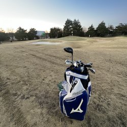 Leonard Golf Links - Chipping area.