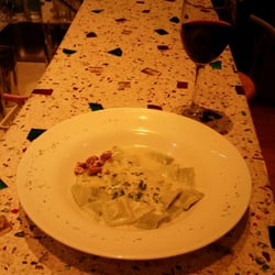 Da Vinci's Restaurant - Pumpkin and walnut ravioli with local wine