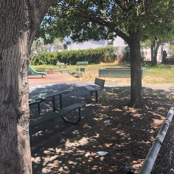 Gwen Jackson Park - Right side of park - Parks Near Me - Oakland, California Gwen Jackson Park - Right side of park - Parks Near Me - Oakland, California