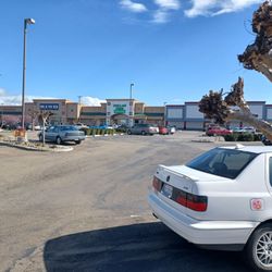 Tracy Market Place - Parking lot