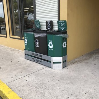 Winn-Dixie - two recycling bins on the sidewalk - Drugstores Near Me - Miami, Florida Winn-Dixie - two recycling bins on the sidewalk - Drugstores Near Me - Miami, Florida