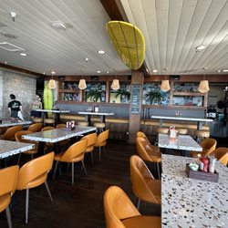 OB Surf Lodge - Indoor seating