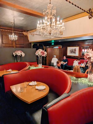 Clyde's Prime Rib Restaurant and Bar by null