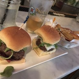 Anderson Gose Sour, Beef Sliders, and Garlic Fries. You don't order all this, shame! Anderson Gose Sour, Beef Sliders, and Garlic Fries. You don't order all this, shame!