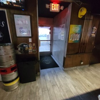 Hard Hat Lounge - Dive Bars Near Me - Las Vegas, Nevada Hard Hat Lounge - Dive Bars Near Me - Las Vegas, Nevada