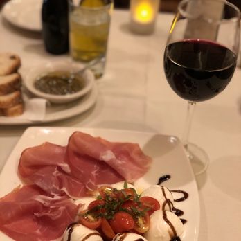 Il Poeta - Caprese a Modo Nostro - Italian Near Me - Forest Hills, New York Il Poeta - Caprese a Modo Nostro - Italian Near Me - Forest Hills, New York