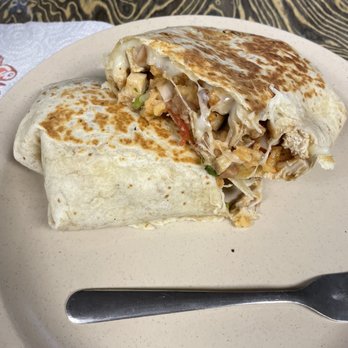 Monterrey Taquería - Burrito supreme with chicken - Mexican Near Me - Plant City, Florida Monterrey Taquería - Burrito supreme with chicken - Mexican Near Me - Plant City, Florida
