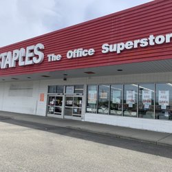 Staples - Big beautiful store.