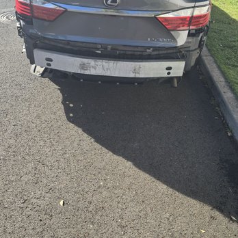 Cab Auto - Quick removal of damaged bumper - Body Shops Near Me - Honolulu, Hawaii Cab Auto - Quick removal of damaged bumper - Body Shops Near Me - Honolulu, Hawaii
