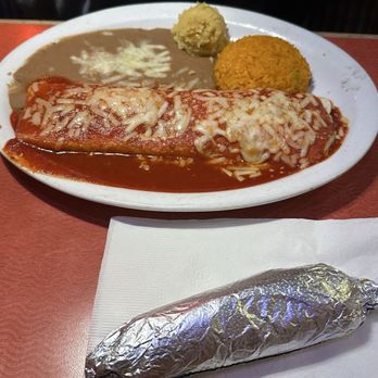 El Tapatio - Pork burrito - Mexican Near Me - Citrus Heights, California El Tapatio - Pork burrito - Mexican Near Me - Citrus Heights, California